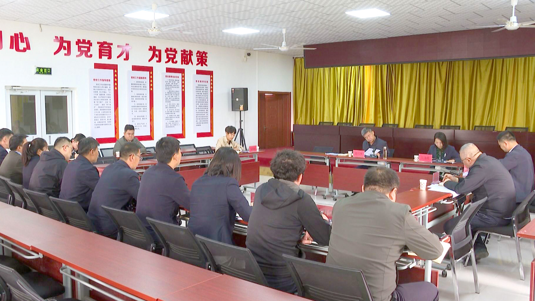 赵彦林推进包案攻坚化解 (6)1.jpg