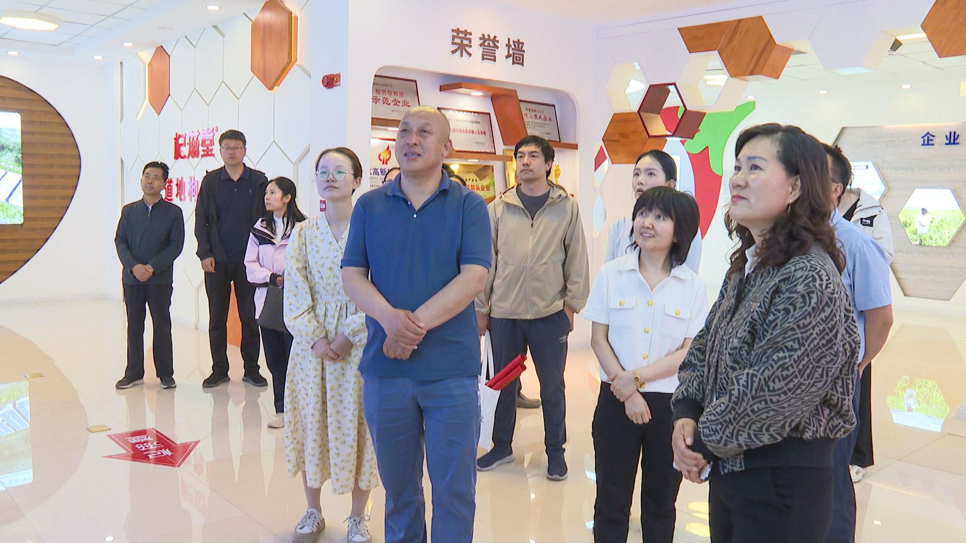 科技赋能枸杞产业 舟塔乡“专家行”打通产研“最后一公里” (9)1.jpg
