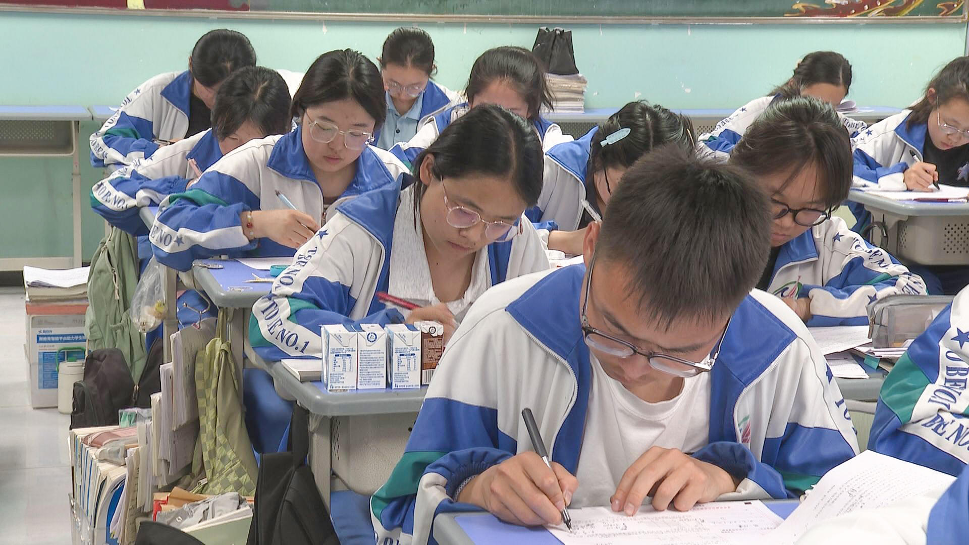 执笔为剑迎高考 青春逐梦正当时 (21)1.jpg