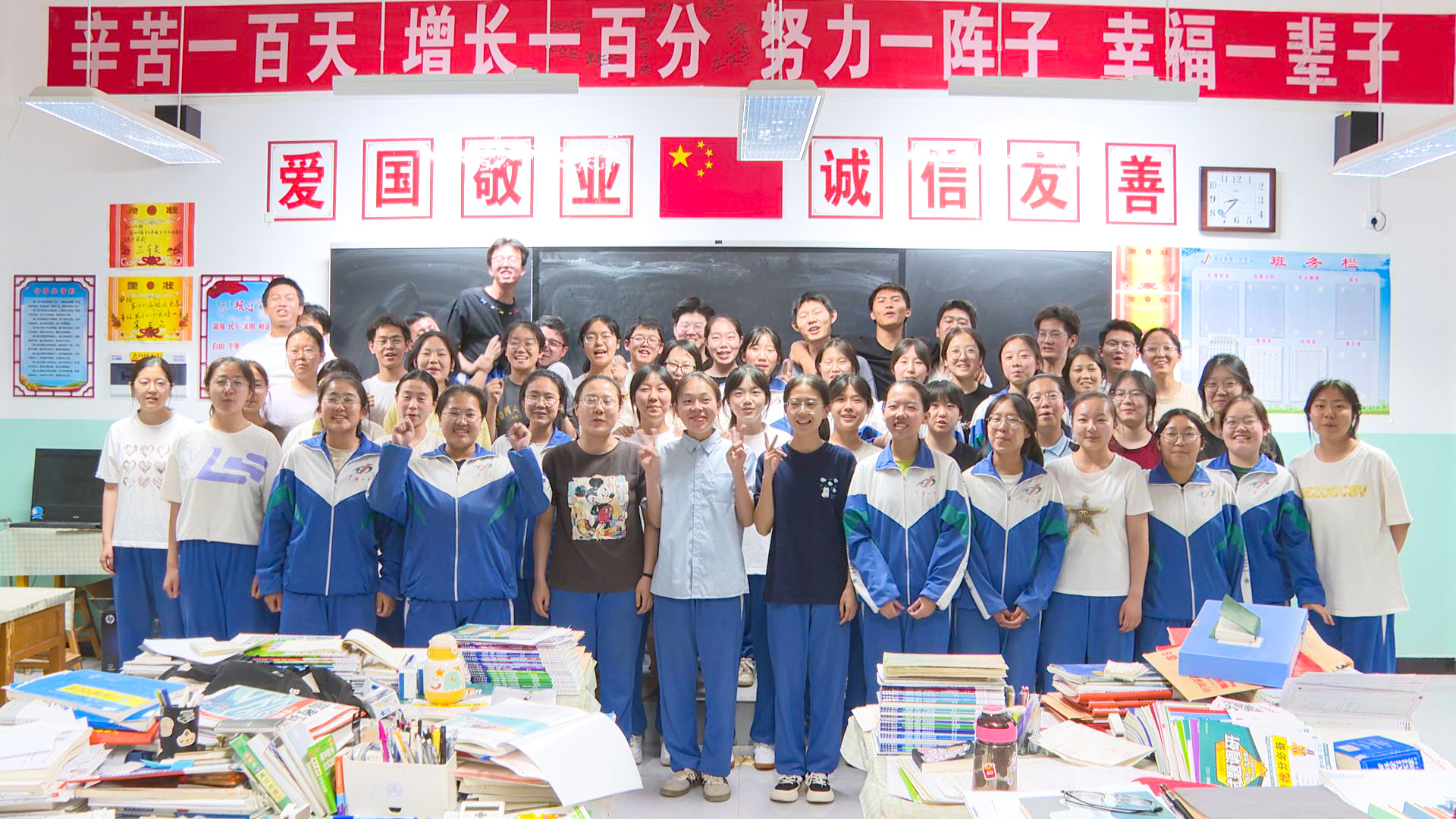 执笔为剑迎高考 青春逐梦正当时 (49)1.jpg