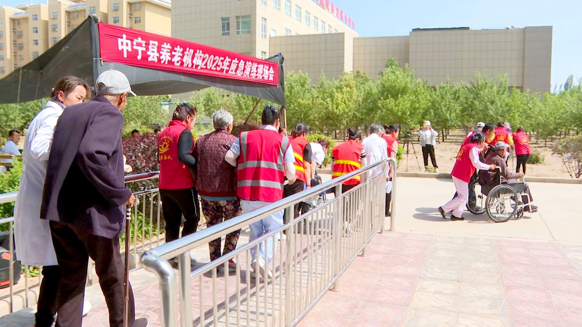 中宁县养老机构开展火灾疏散逃生演练 (13)1.jpg