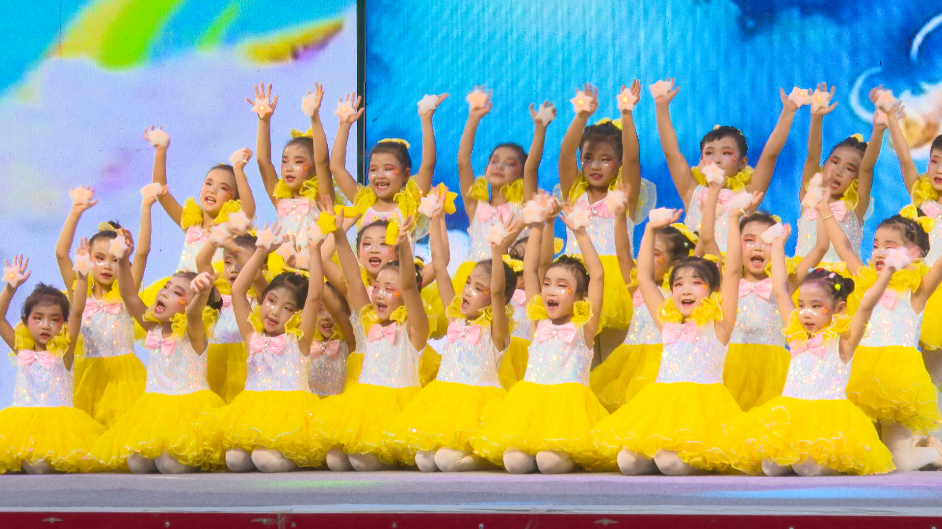 中宁县举办庆祝“六一”国际儿童节专场文艺演出 (6)1.jpg