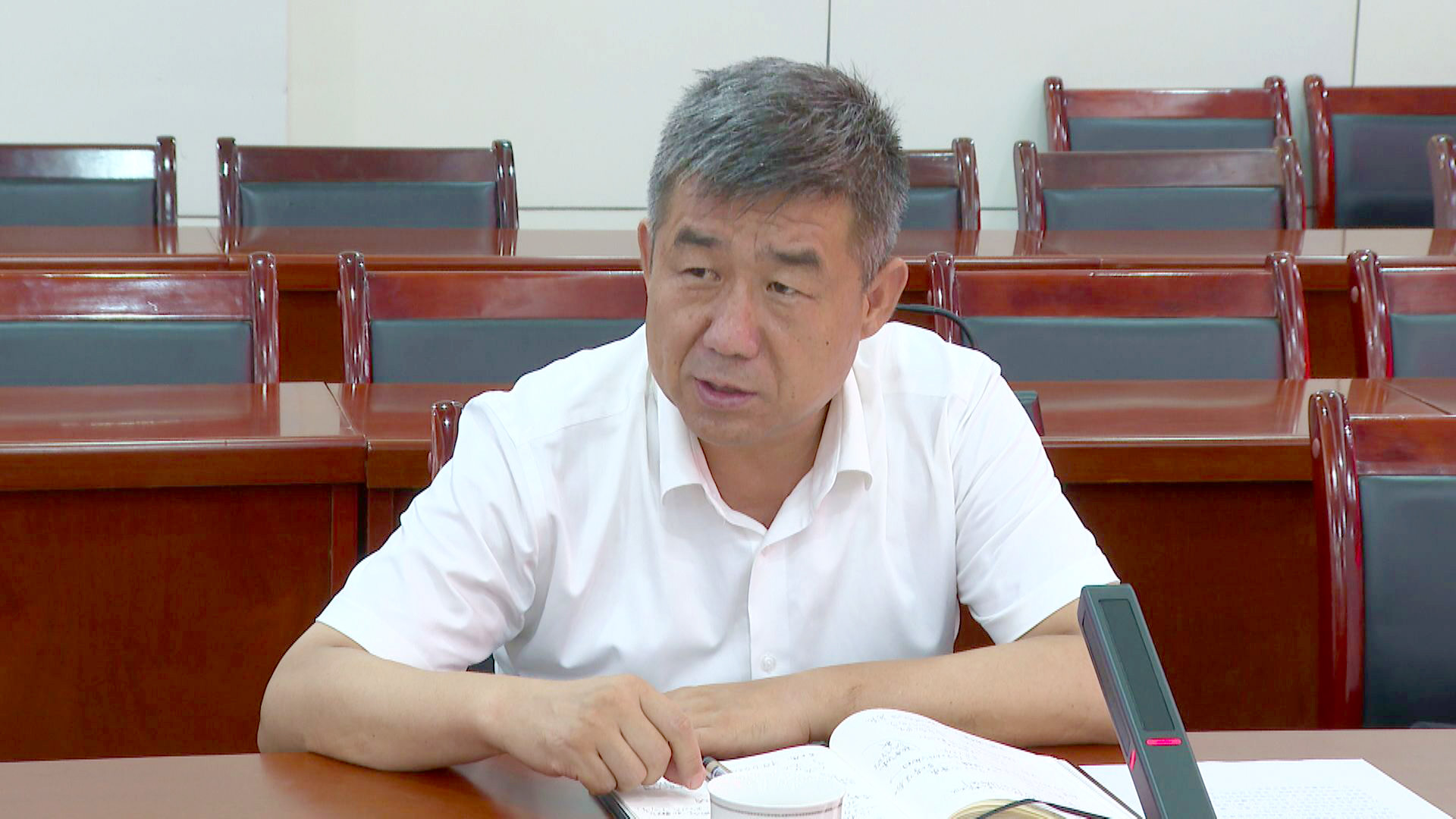 中宁县与西安通用航空科技集团举行合作洽谈会 (5)1.jpg