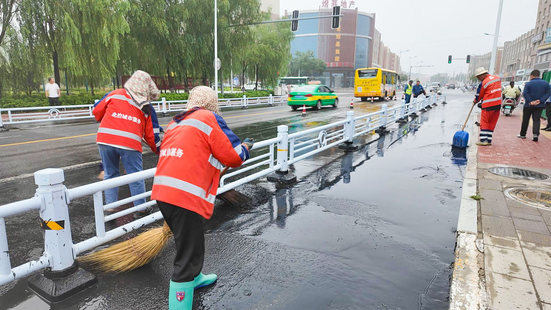 中宁县积极应对强降雨 部门乡镇联动筑牢防汛安全防线 (5)1.jpg