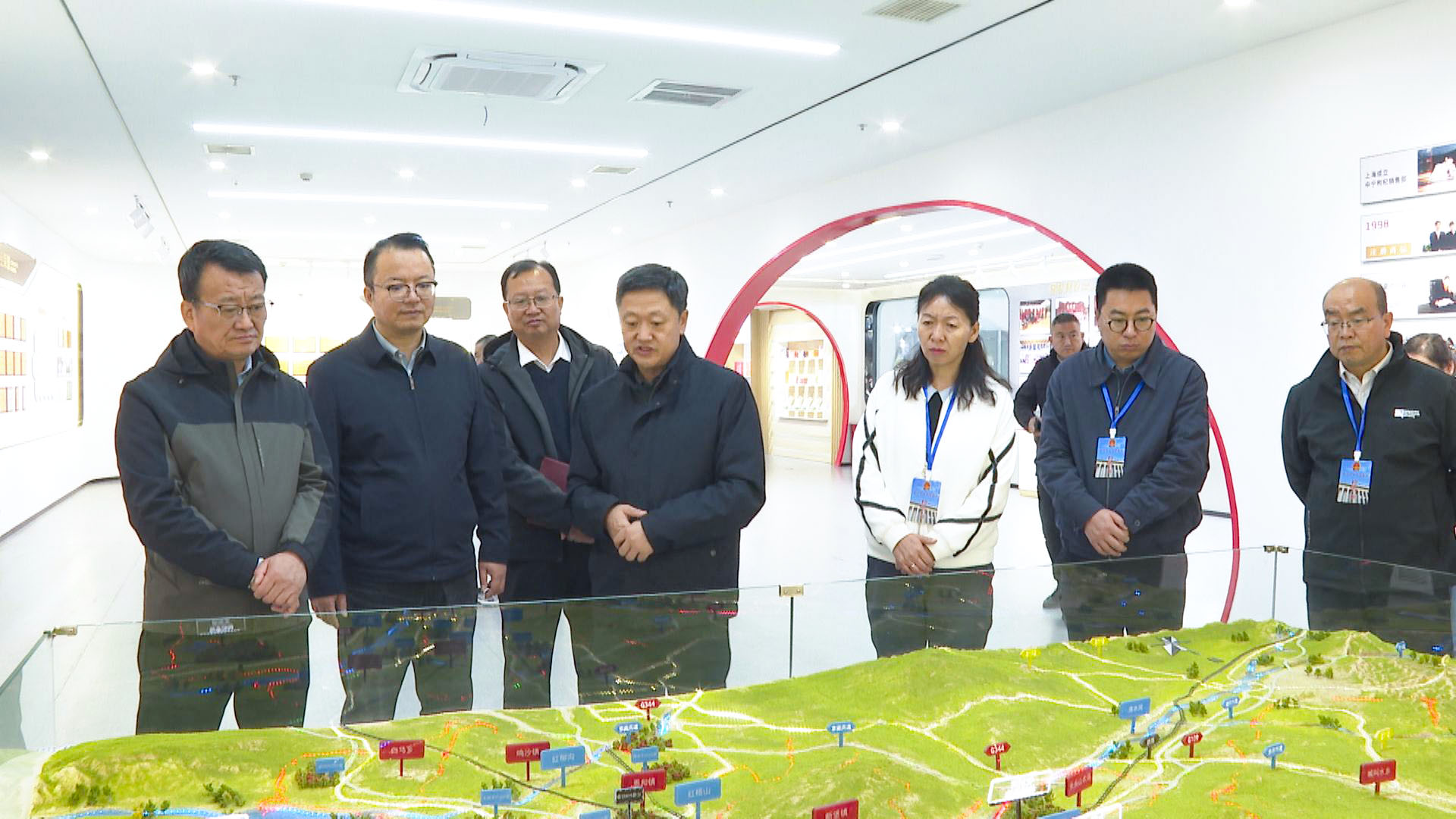 人大常委会 (22)1.jpg 人大常委会 (22)1.jpg