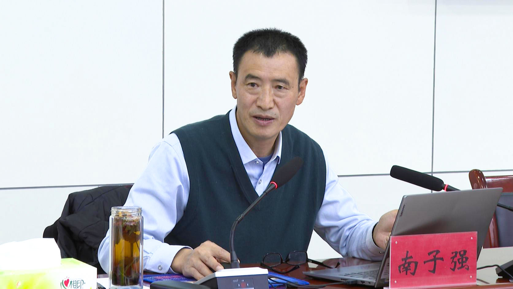 脱贫攻坚培训会 (8)1.jpg 脱贫攻坚培训会 (8)1.jpg