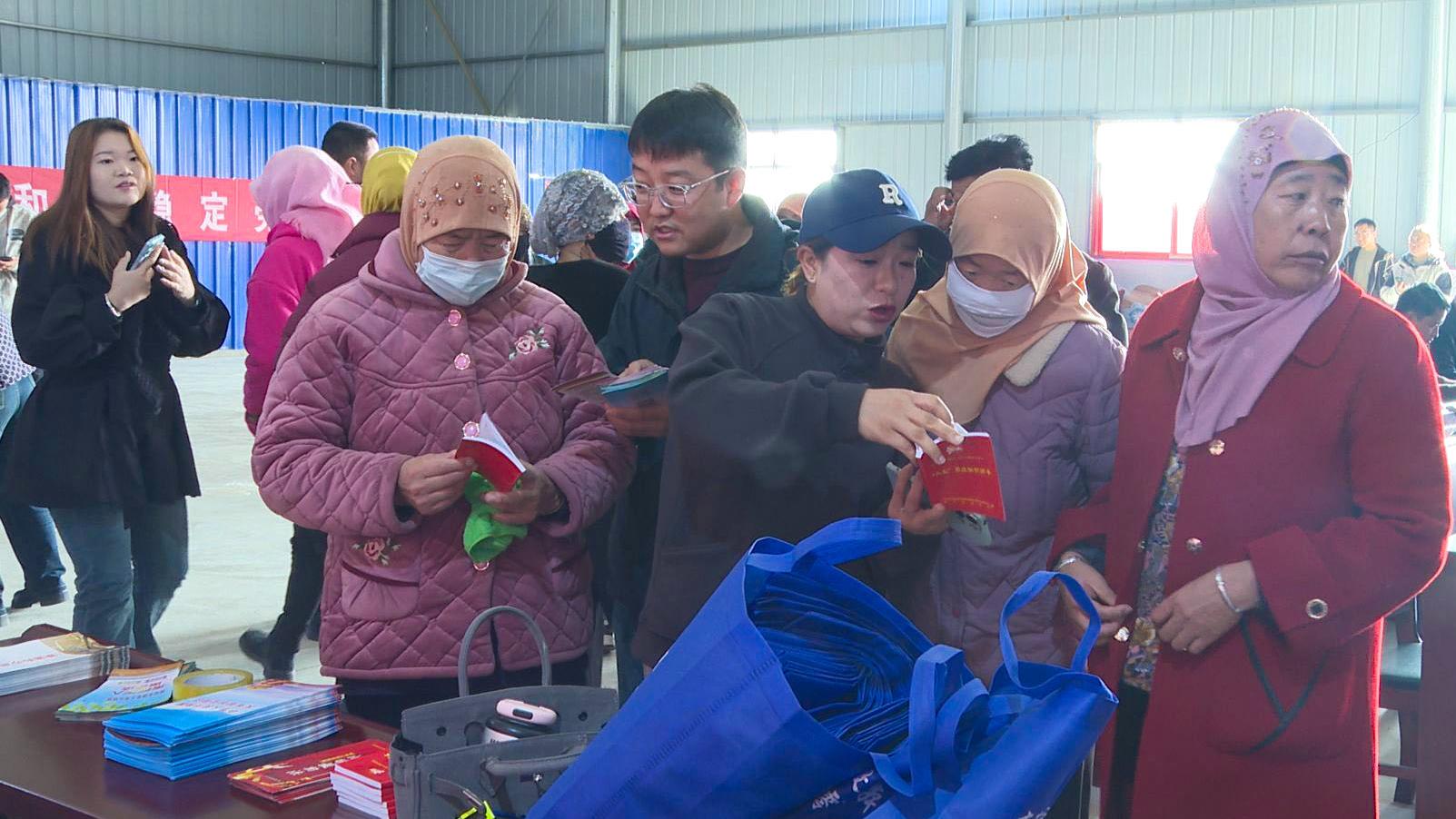 喊叫水乡专项招聘会：岗位送到“家门口”  就业服务“零距离” (13)1.jpg