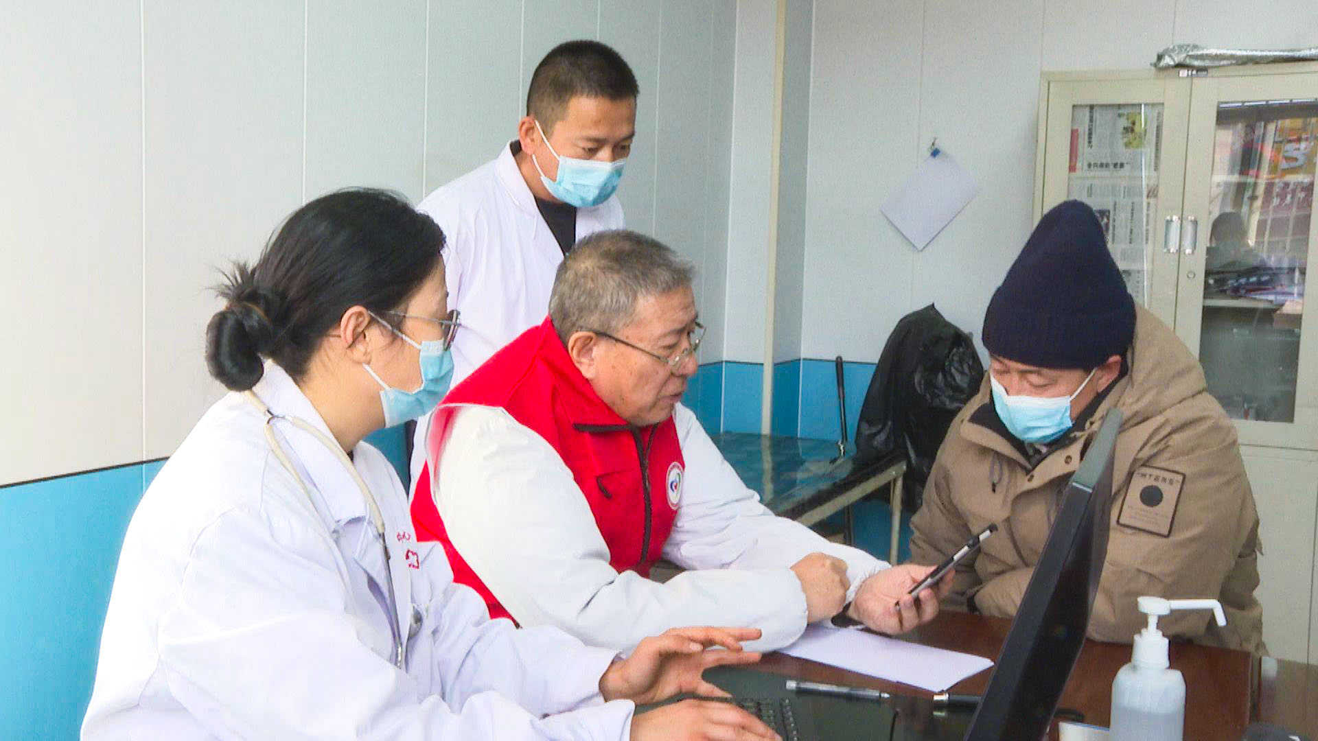 自治区“桑榆情·健康行”老专家基层义诊活动走进中宁县 (20)1.jpg