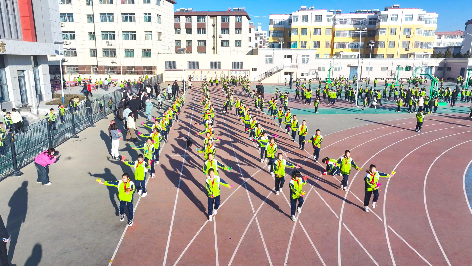 运动赋能成长 健康护航未来 每日2小时体育活动成为中宁县中小学生“标配” (38)1.jpg 运动赋能成长 健康护航未来 每日2小时体育活动成为中宁县中小学生“标配” (38)1.jpg