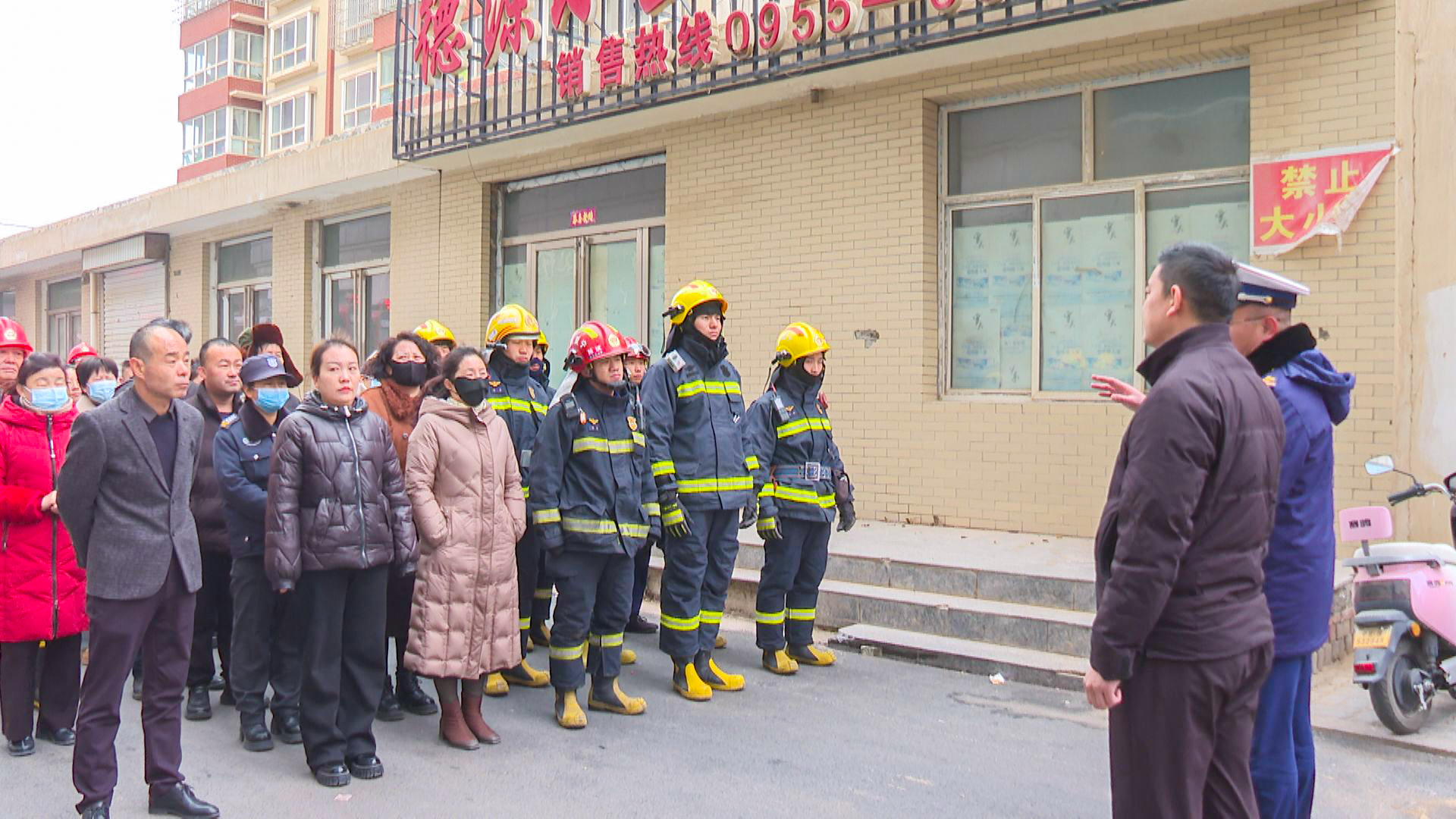 中宁县开展高层酒店消防应急综合演练 (9)1.jpg 中宁县开展高层酒店消防应急综合演练 (9)1.jpg