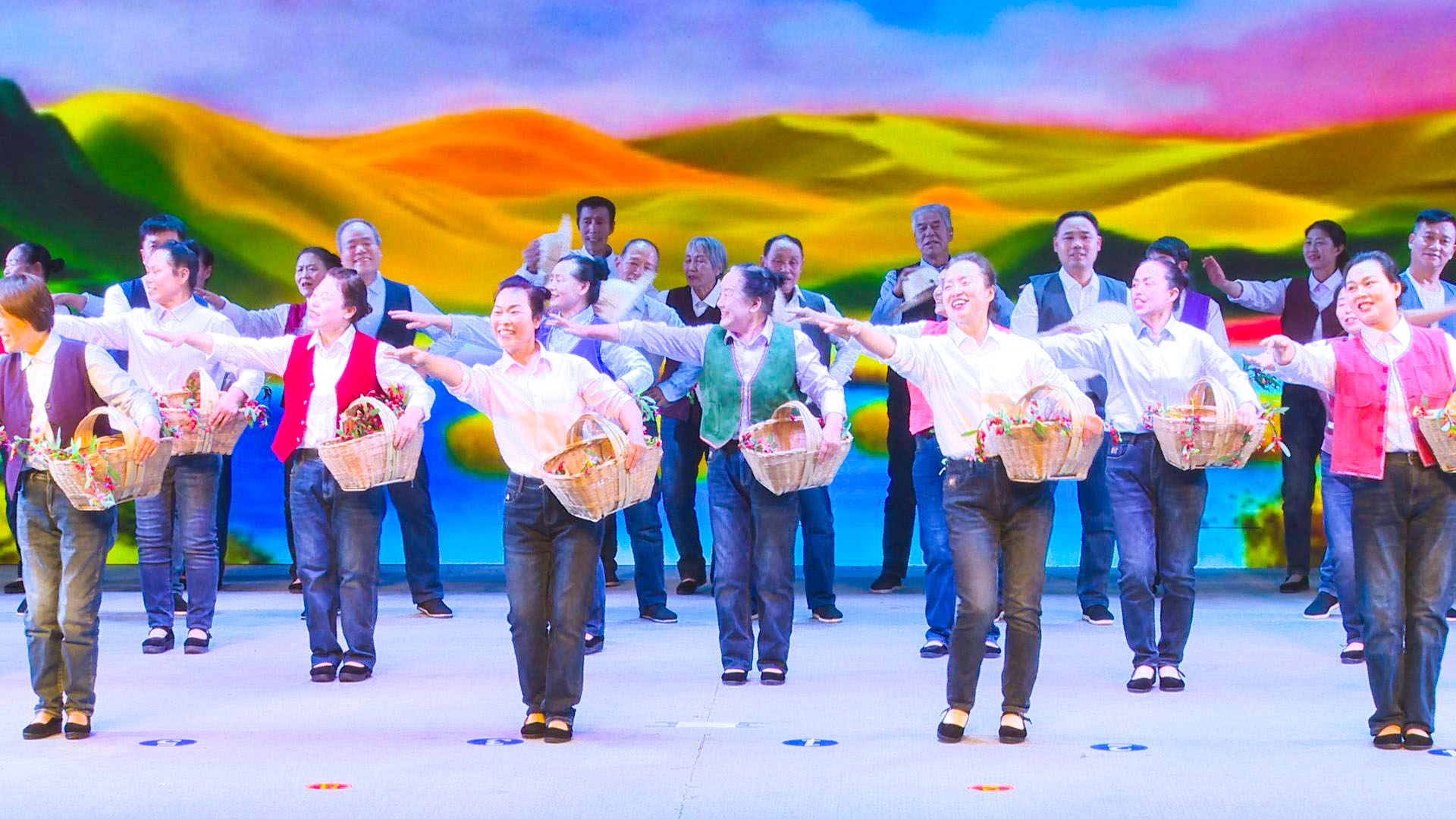 大战场农民合唱团走进海原 (11)1.jpg 大战场农民合唱团走进海原 (11)1.jpg