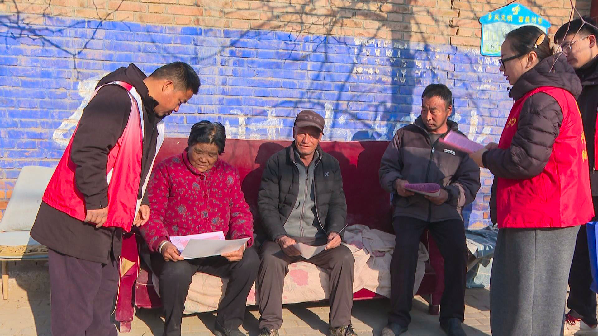 刘营村:“小新帮办员” 进农家 (16)22.jpg 刘营村:“小新帮办员” 进农家 (16)22.jpg