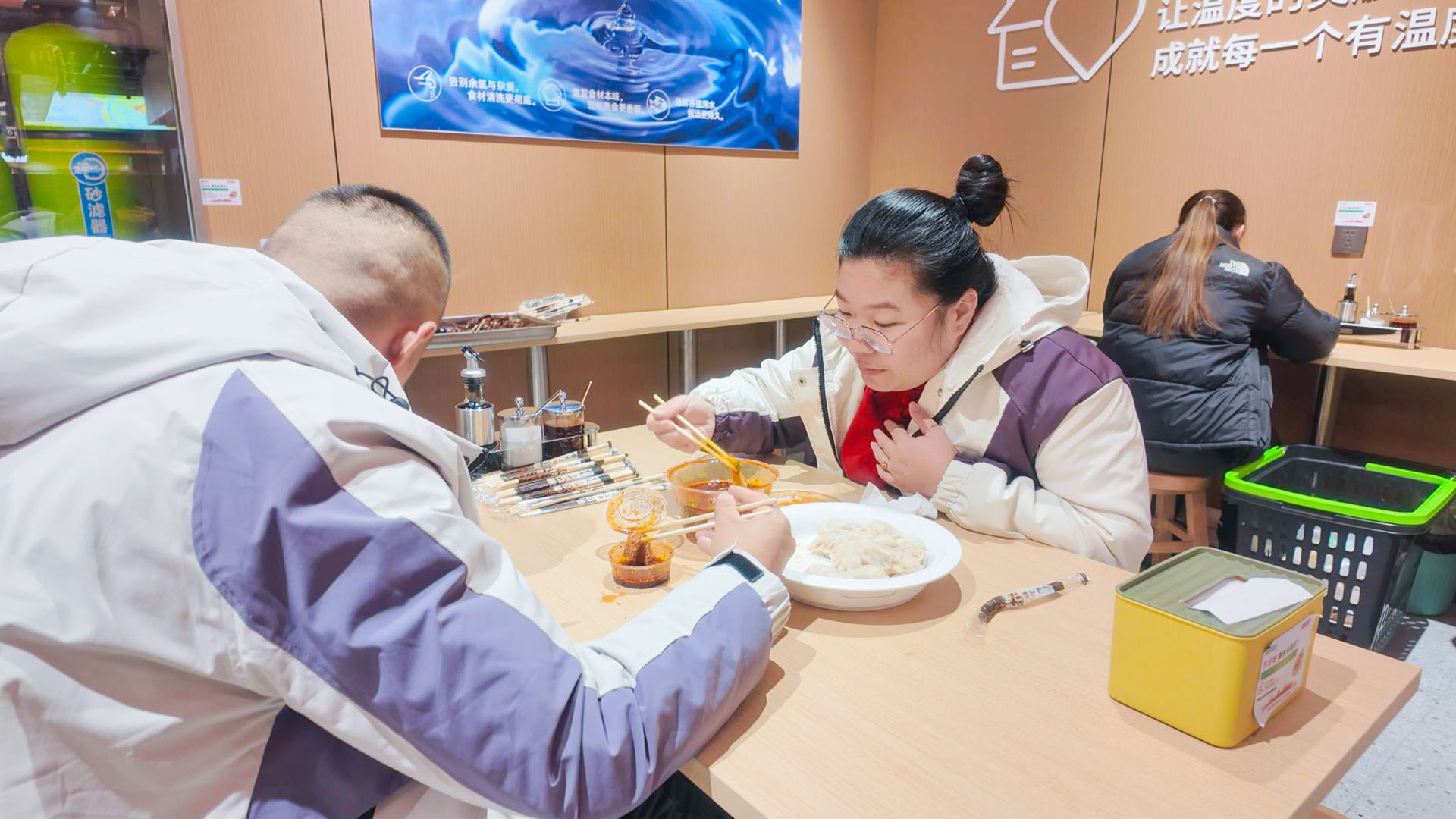 中宁县首家“胖改店”迎来“开门红” (21)2.jpg 中宁县首家“胖改店”迎来“开门红” (21)2.jpg