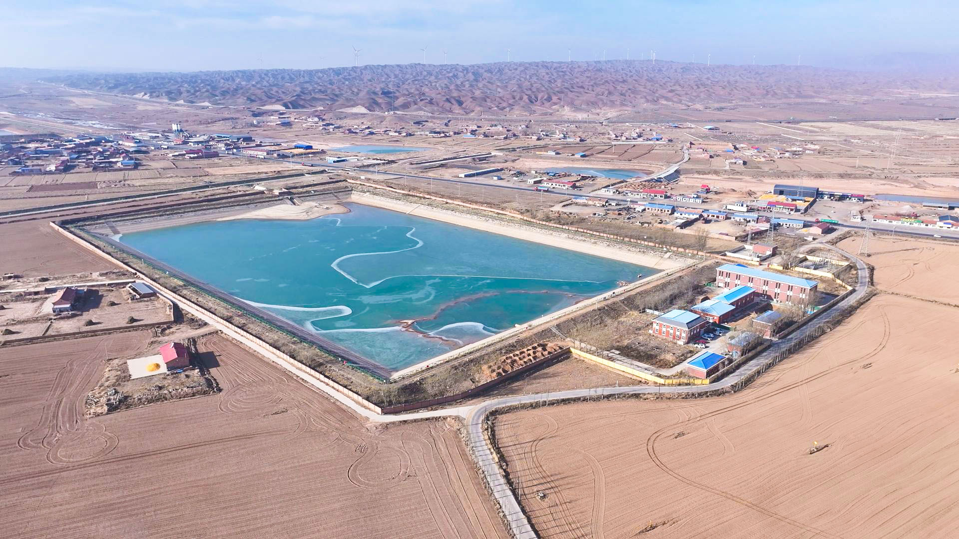 喊叫水中型灌区改造工程迎“寒”而上保春灌 (18)1.jpg