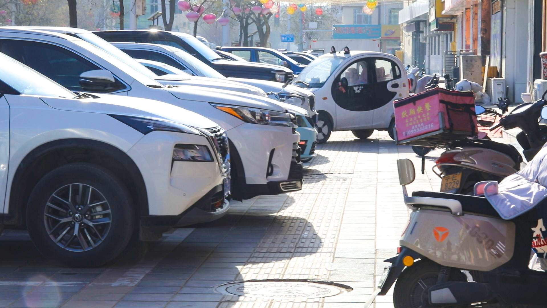 交通乱象碍人眼 文明城市需共建 (17)1.jpg