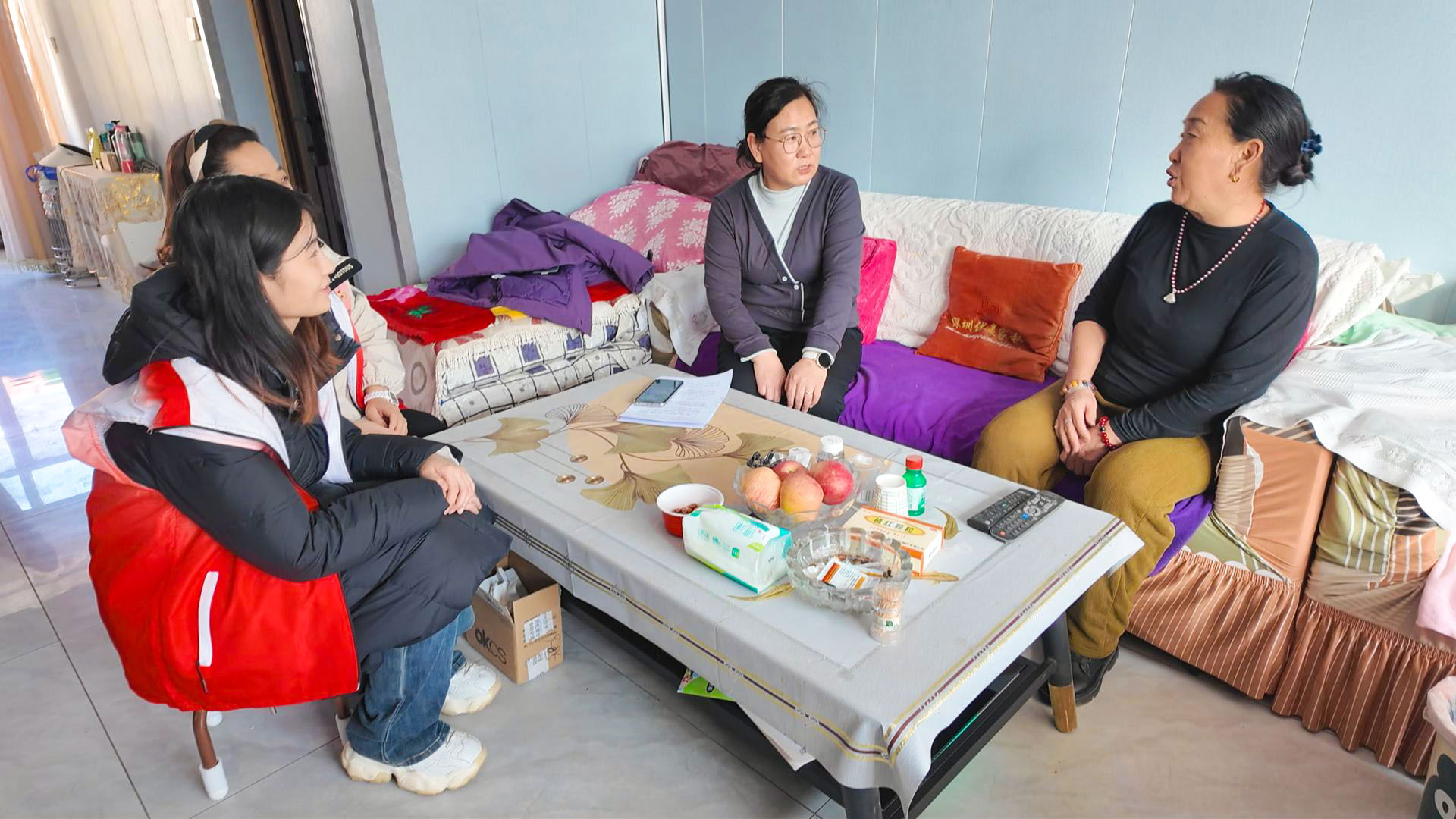 邓慧芝：用心履职 情系民生 (39)1.jpg