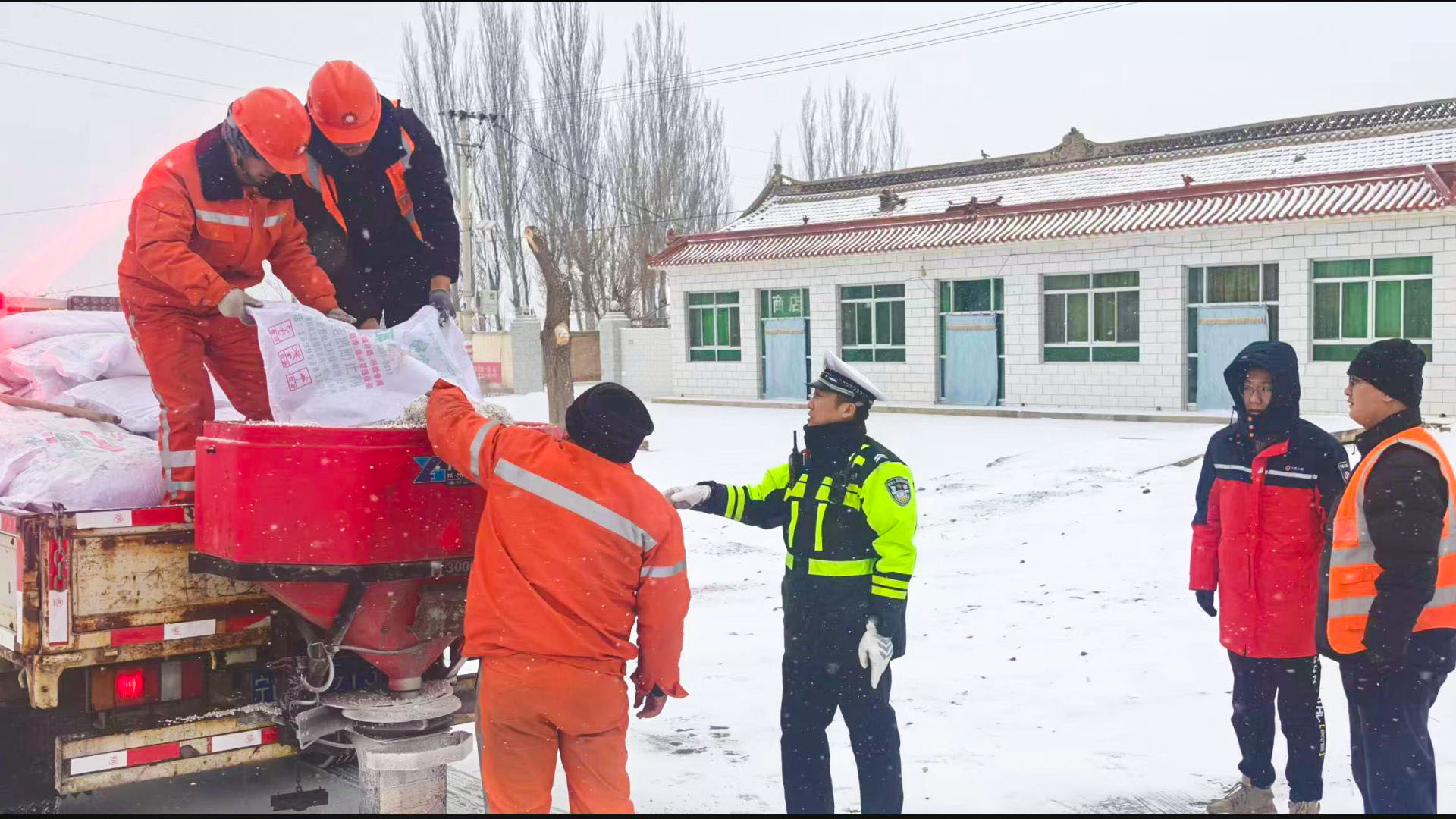 清雪保畅显担当 (13)1.jpg