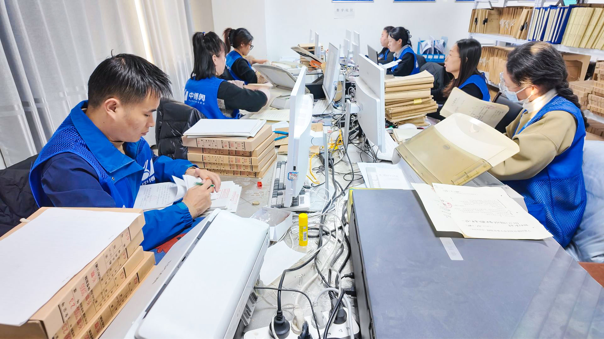 从“纸间”到“指尖”：中宁县档案数字化建设迈入新阶段 (16)1.jpg