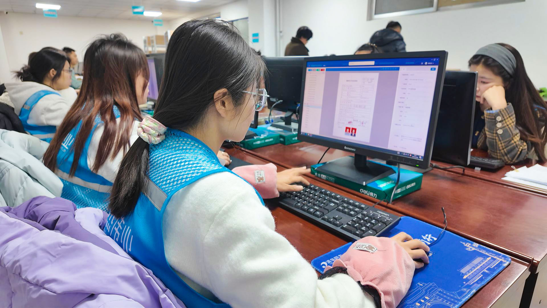 从“纸间”到“指尖”：中宁县档案数字化建设迈入新阶段 (3)1.jpg