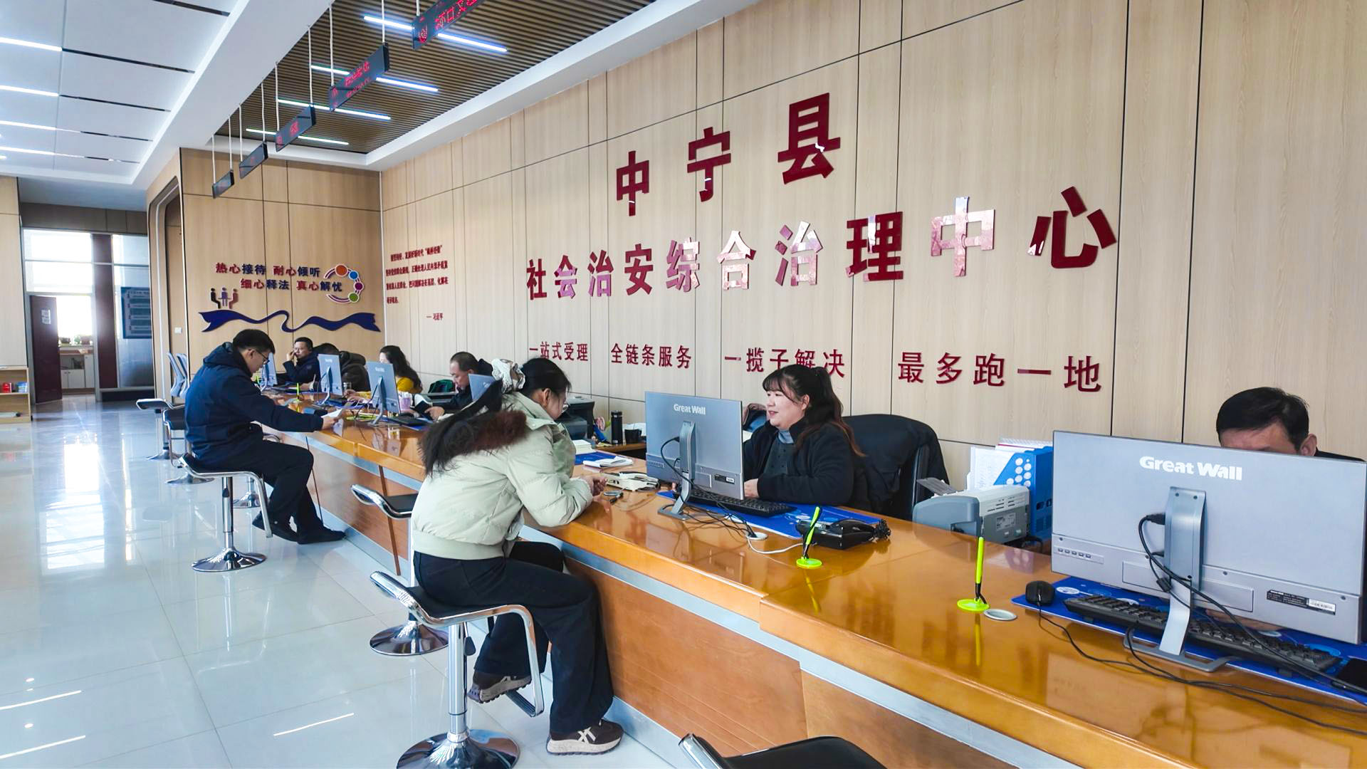 从“讨说法”到“有法办” 中宁县综治中心成为群众解纷“首选” (16)1.jpg