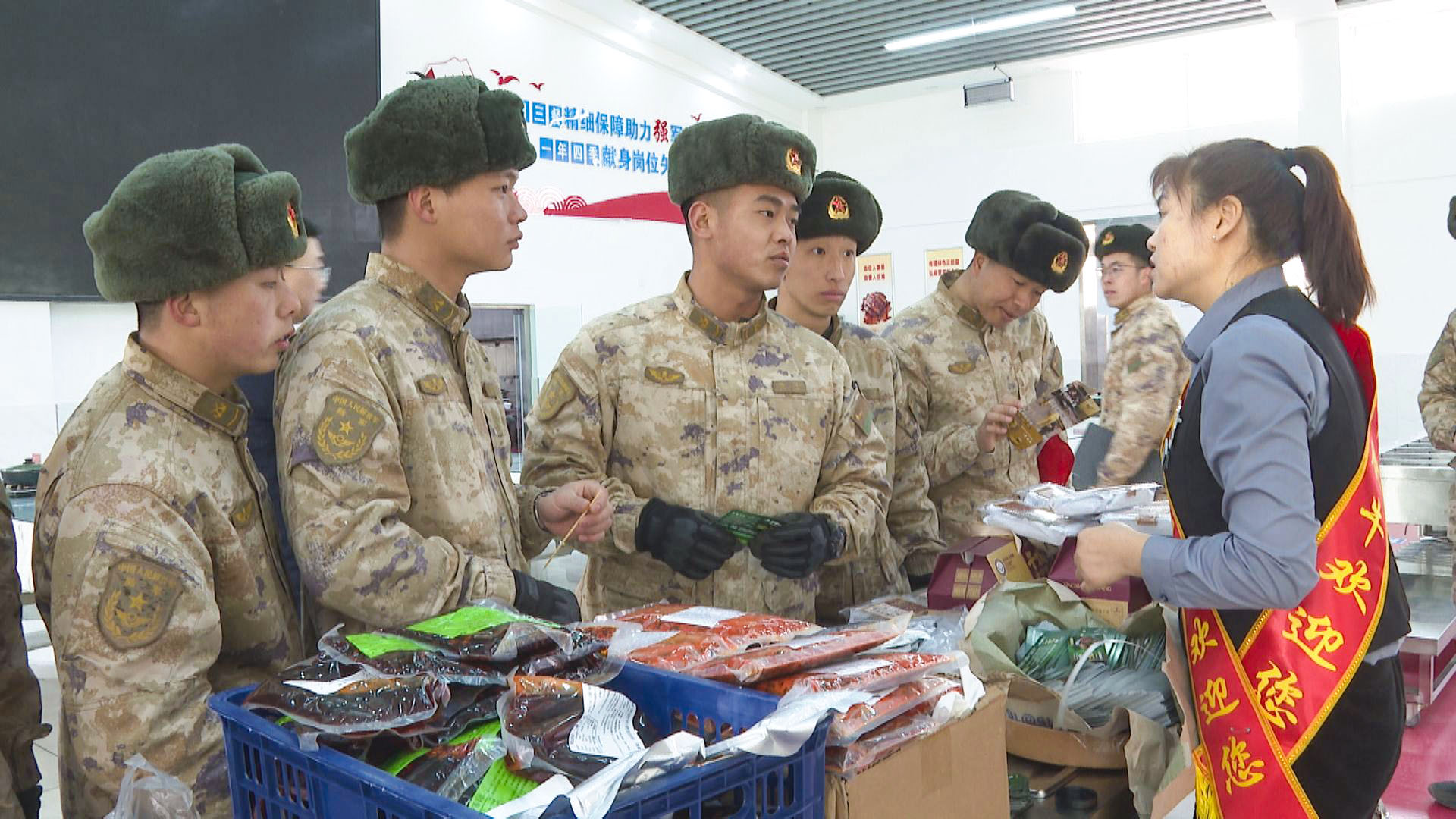 中宁县举办“文化润兵心·非遗铸军魂”慰问贺春“文化”进军营活动 (22)1.jpg