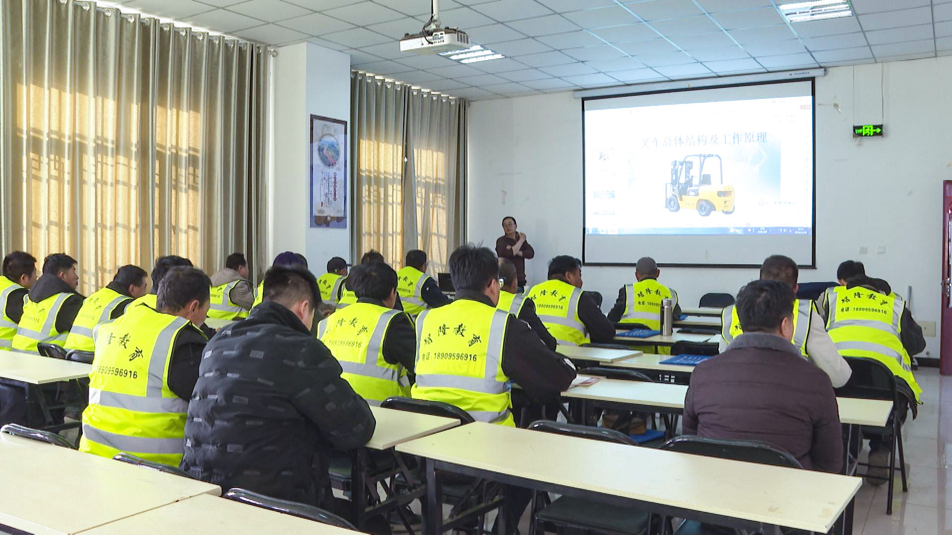 中宁县叉车五级技能提升培训班惠及50余名群众 (3)1.jpg