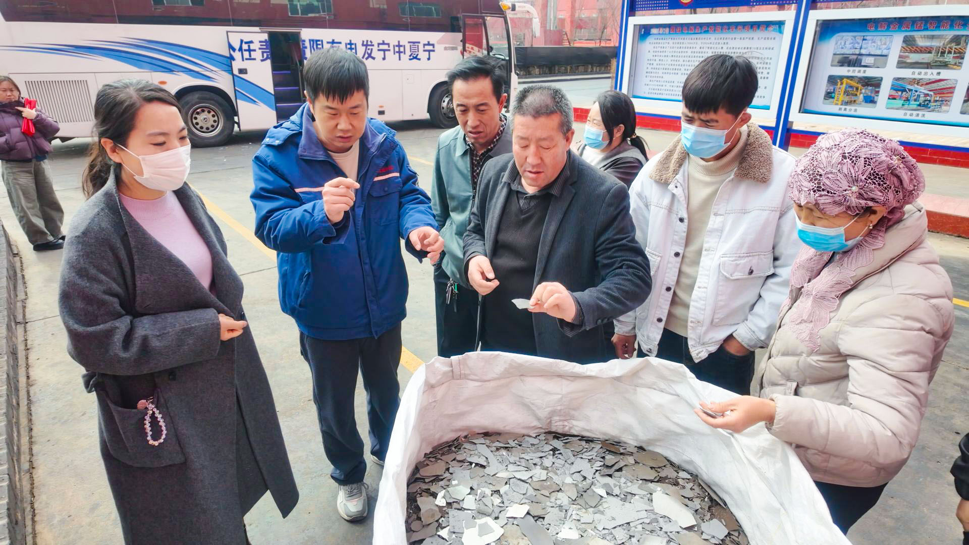 太阳梁乡点对点输送群众赴天元锰业稳岗就业 (25)1.jpg