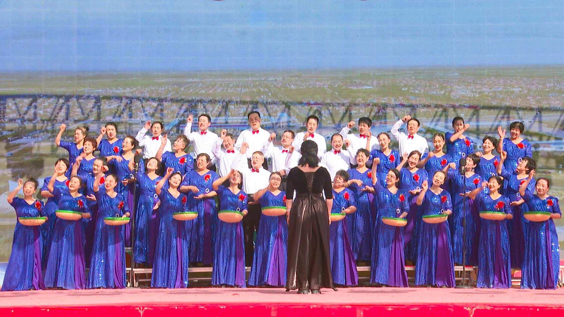 杞乡巾帼展风采 歌声唱响石榴红 (14)1.jpg