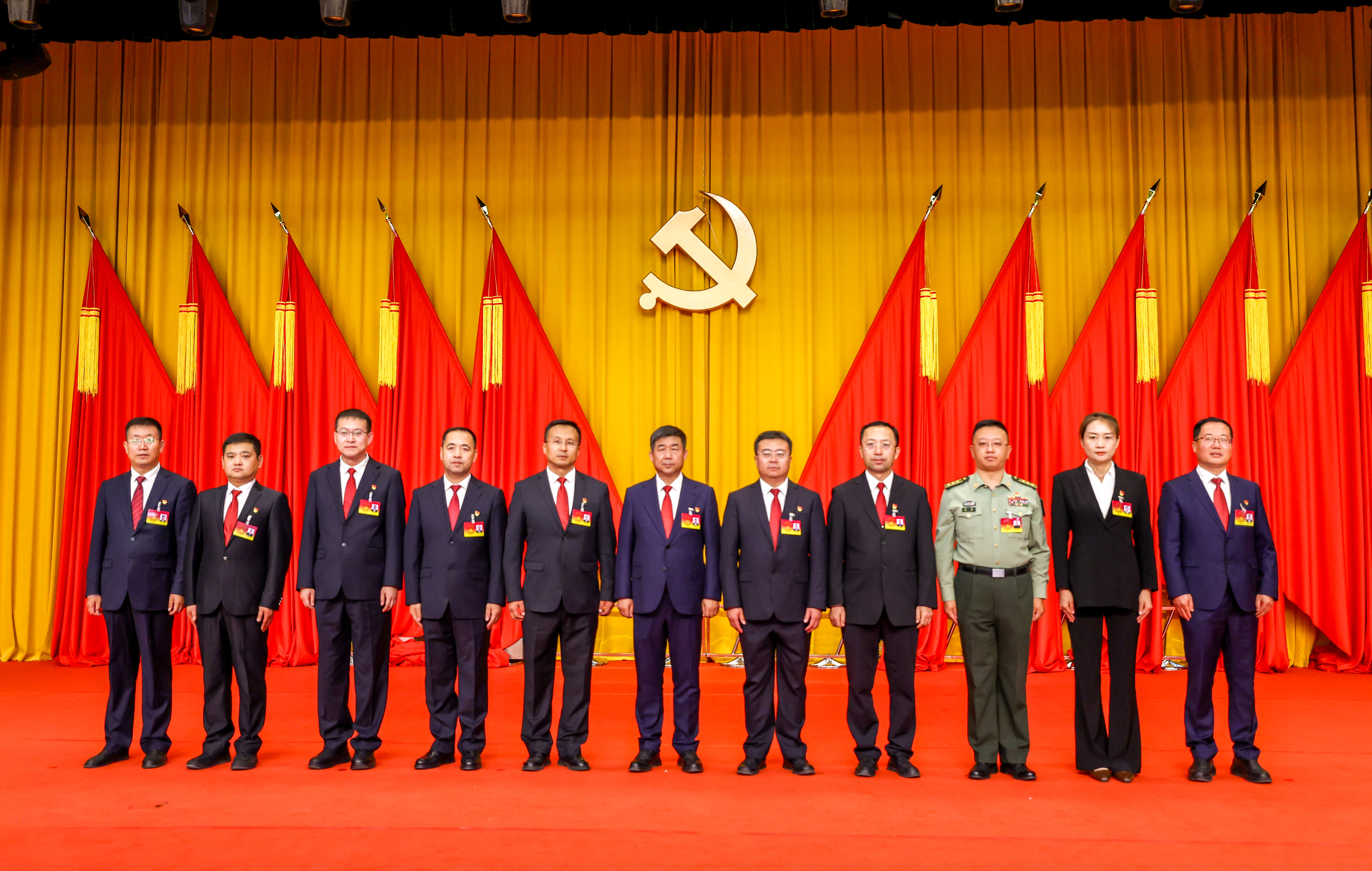 新一届常委班子见面ok.jpg 新一届常委班子见面ok.jpg