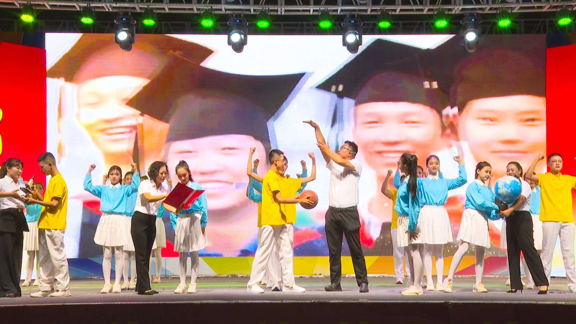 中宁县举行庆祝第41个教师节专场文艺演出 (32)1.jpg