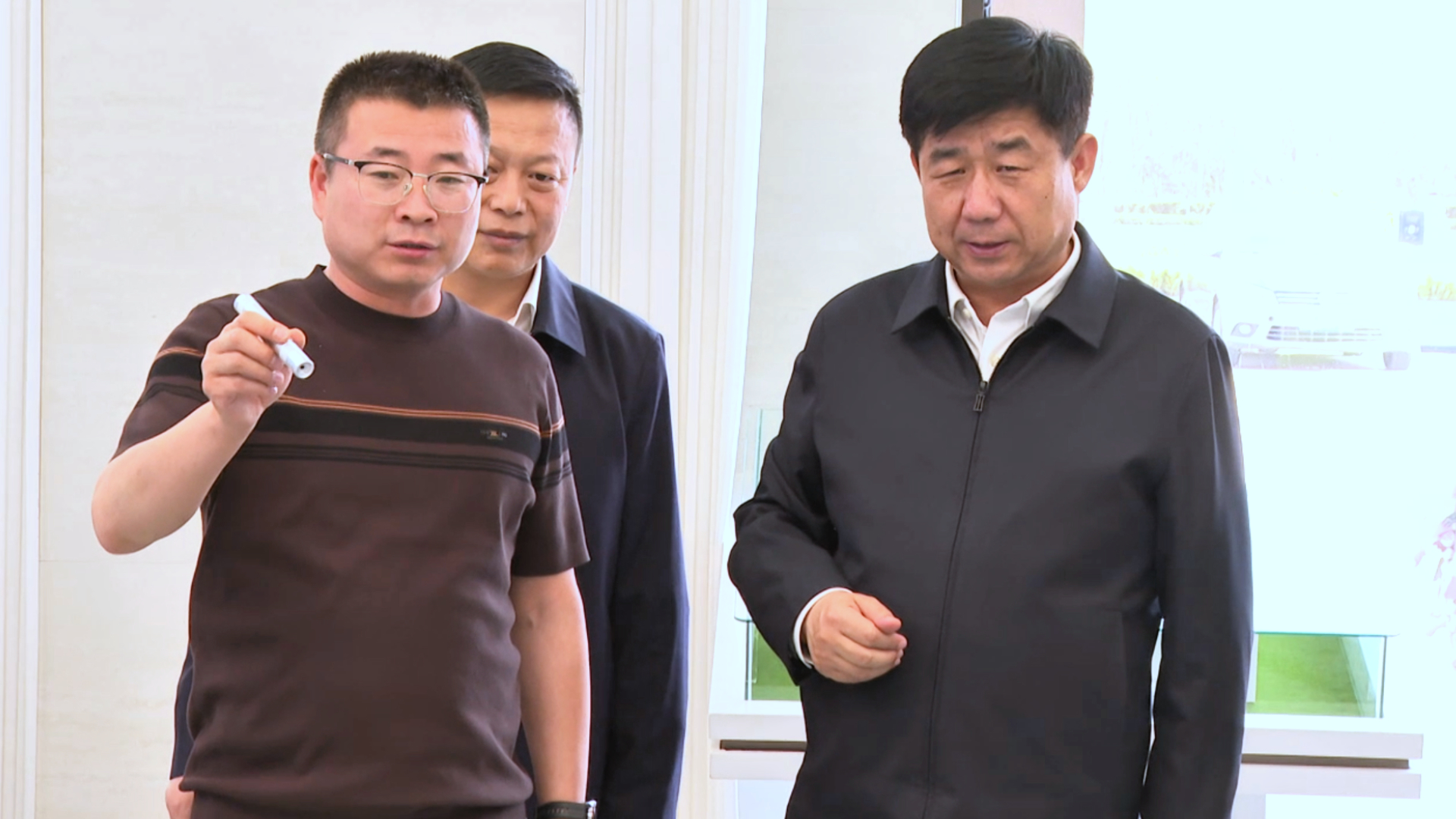 4月3日 (1).jpg 4月3日 (1).jpg