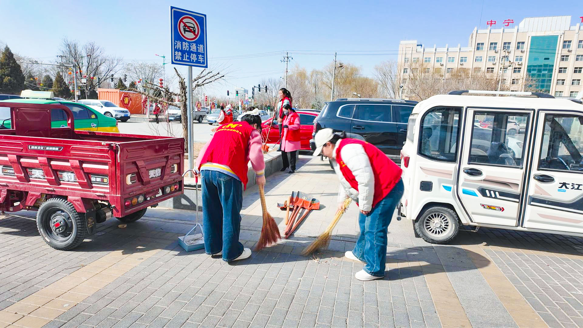 新堡镇深耕“万户走访” (15)1.jpg