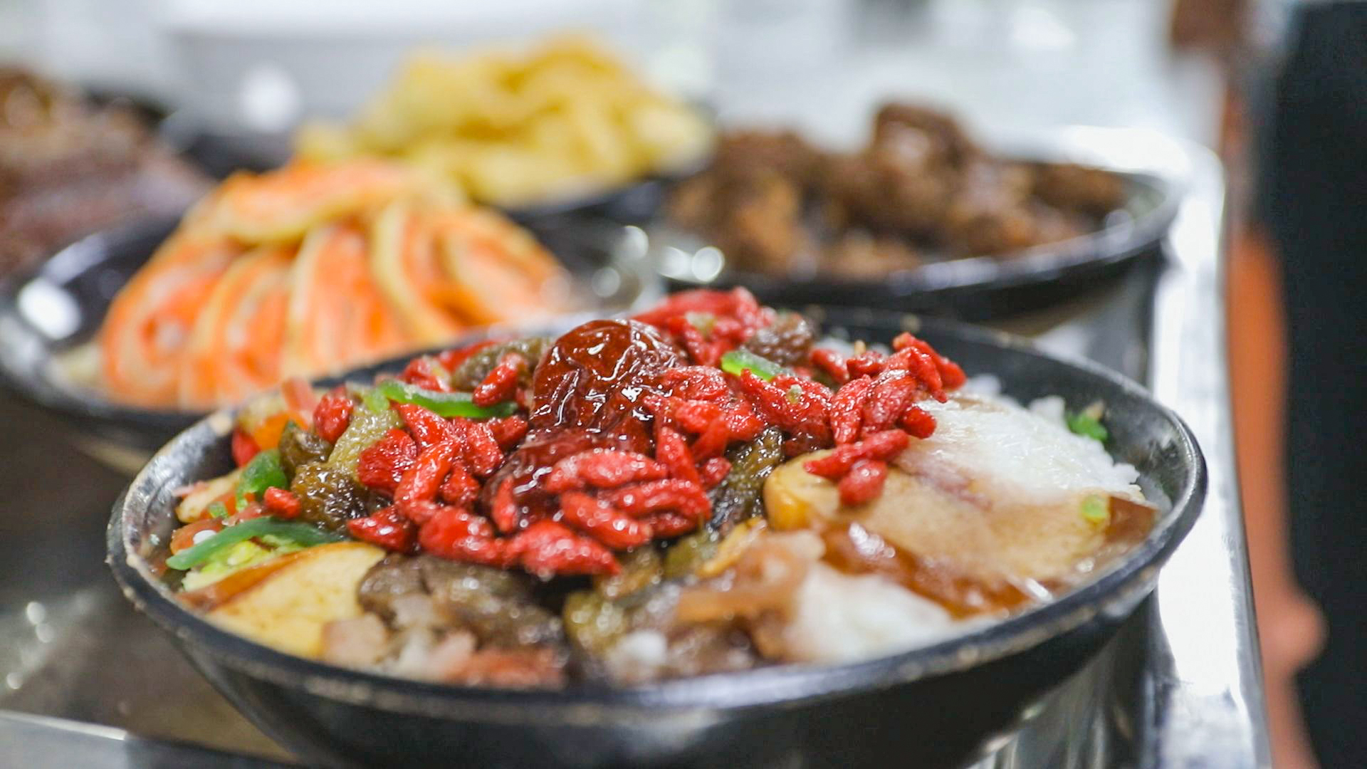 巨正餐饮：守德利民 引领杞乡餐饮新风尚 (21)1.jpg
