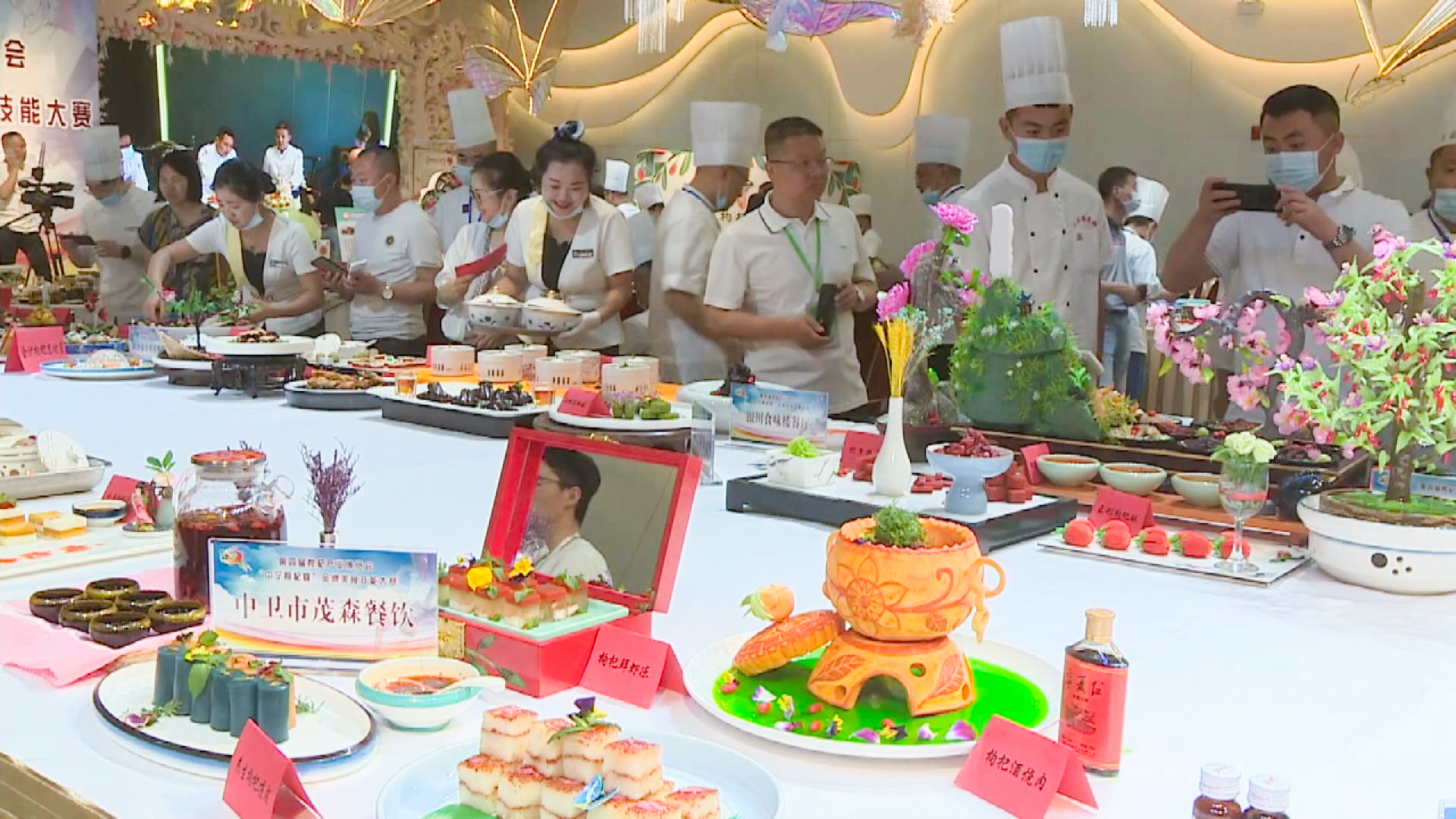 巨正餐饮：守德利民 引领杞乡餐饮新风尚 (52)1.jpg