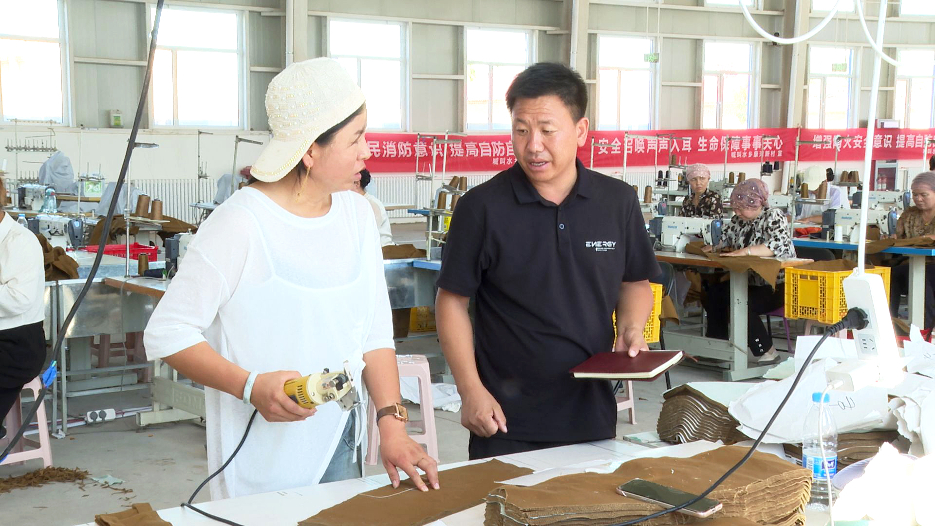 郑建东：挂职当任职 真心干实事 (61)1.jpg