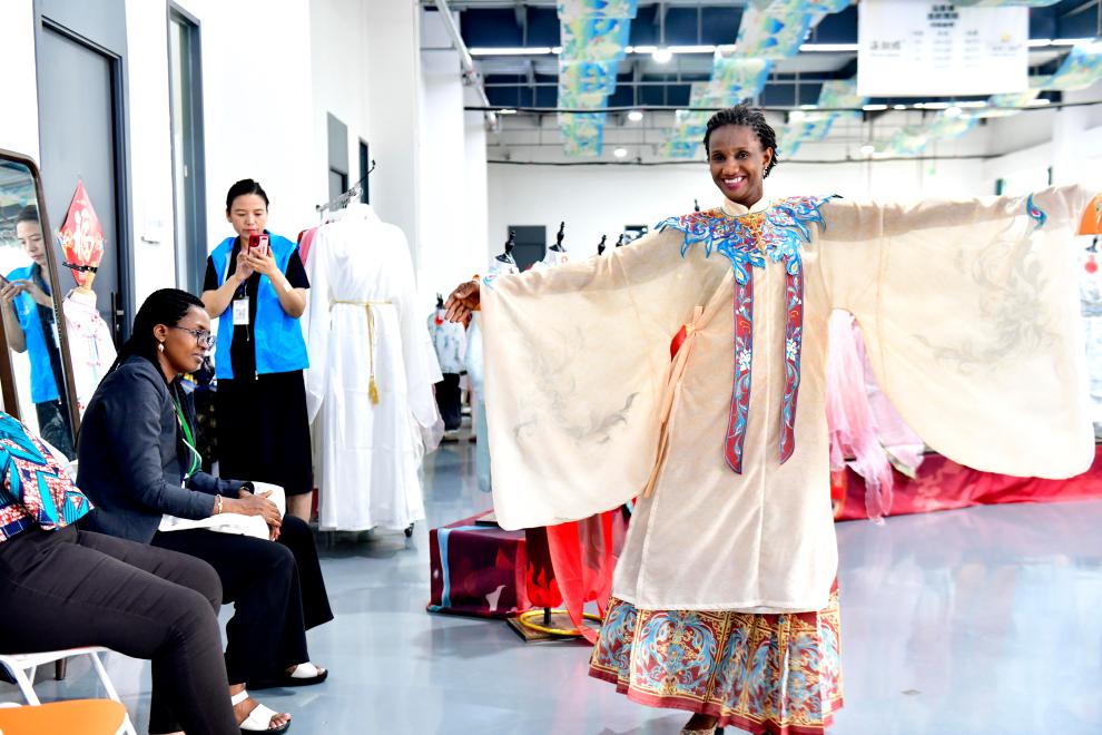 0NOKo2equsuCbjvB.jpg 0NOKo2equsuCbjvB.jpg